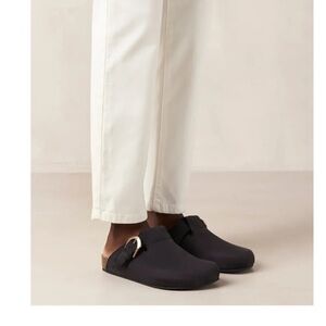 Alohas Travis Black Leather Mules